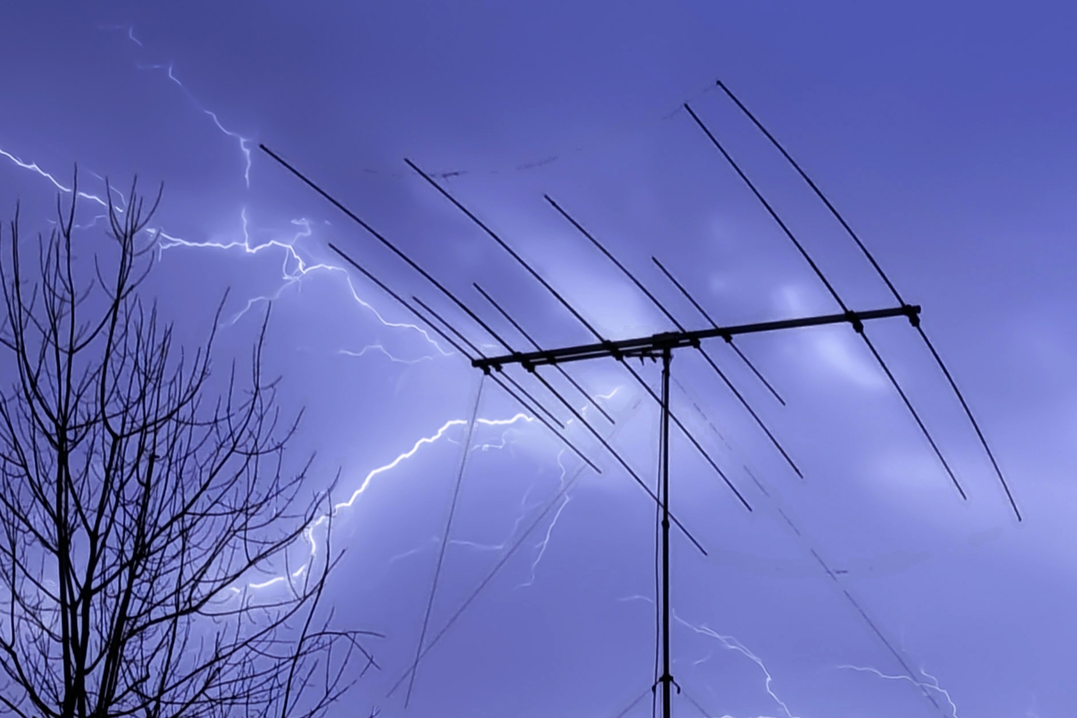 QM409L — 9-element 4-band lightweight Yagi (20/15/10/6 m)