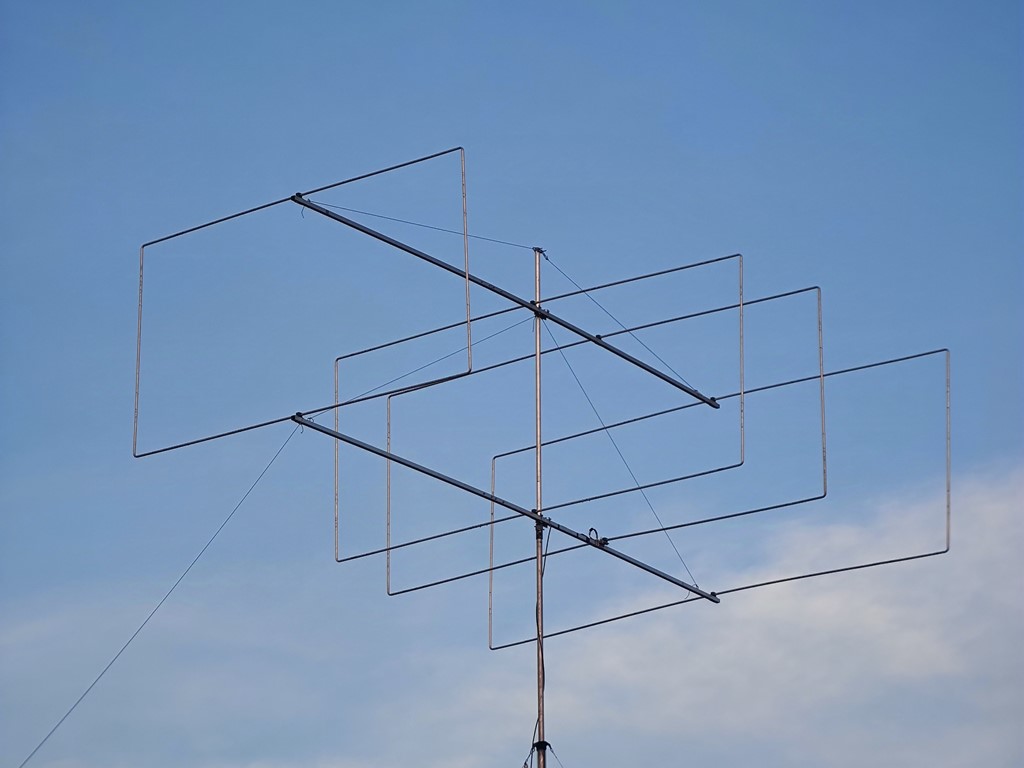 QM10BL4 — 4-element high-performance Oblong array antenna (10 m)