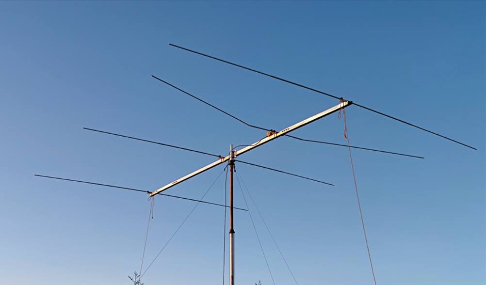 QM10Y4 — 4-element wideband, low-noise Yagi (10 m)