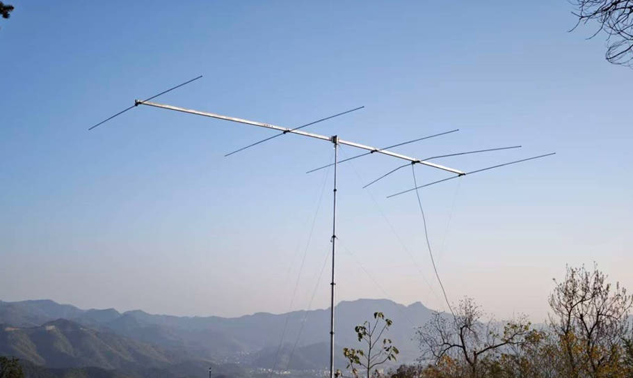 QM10Y5 — 5-element wideband, low-noise Yagi (10 m)
