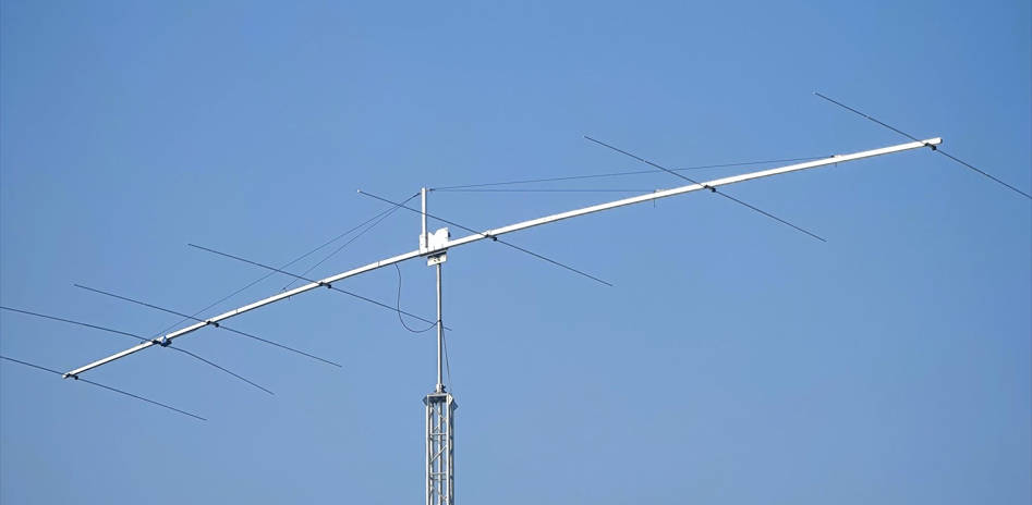 QM10Y7 — 7-element wideband, low-noise Yagi (10 m)