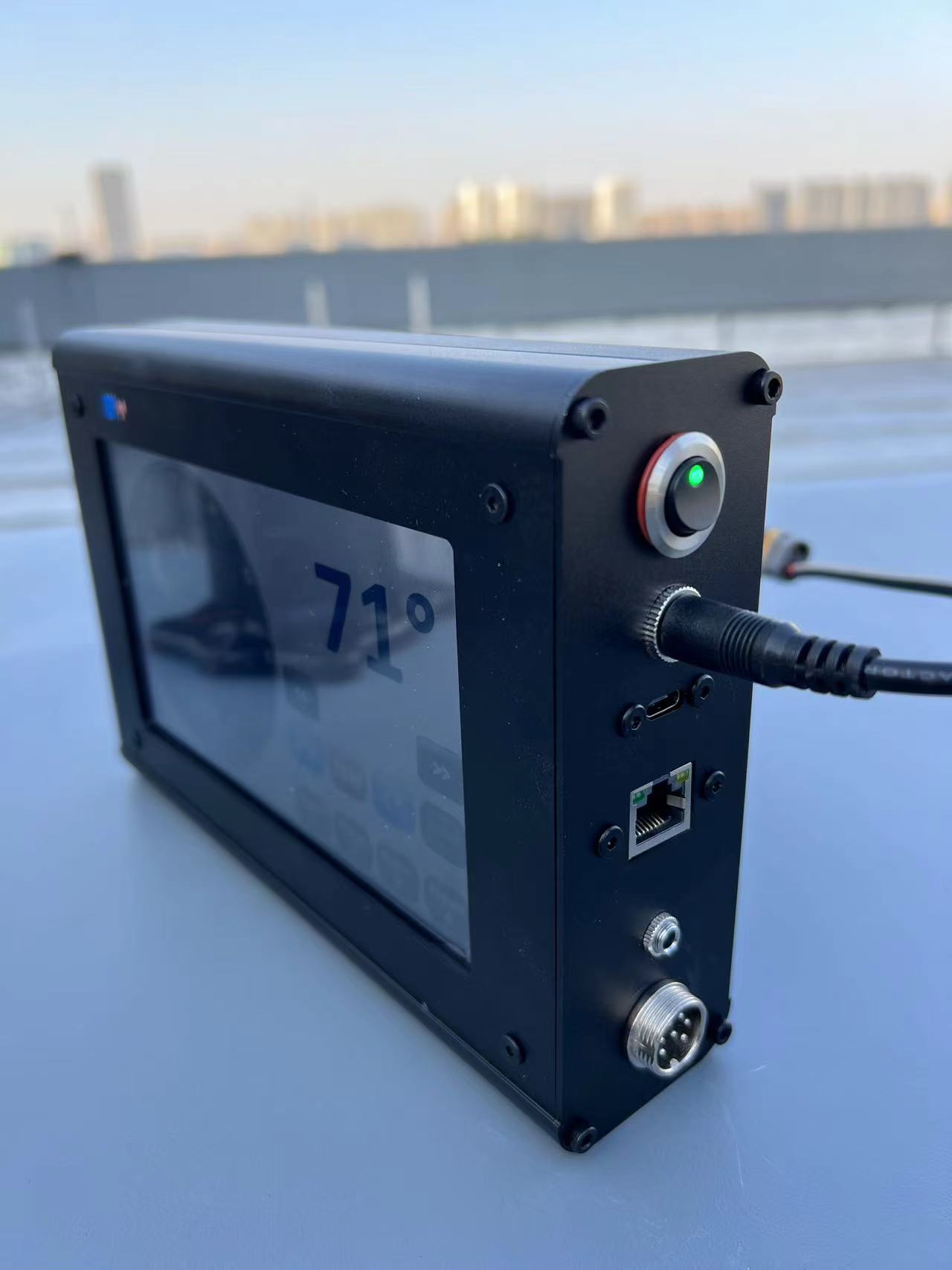 QM R301HD product photo