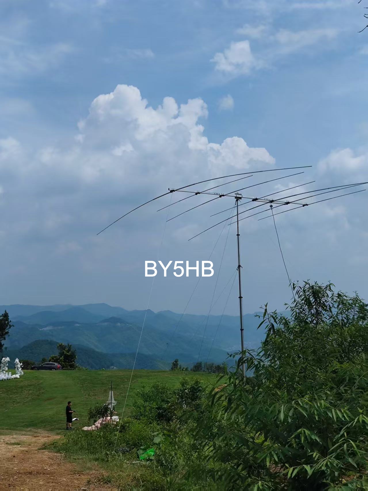 QM307 7-element tri-band Yagi antenna, second view